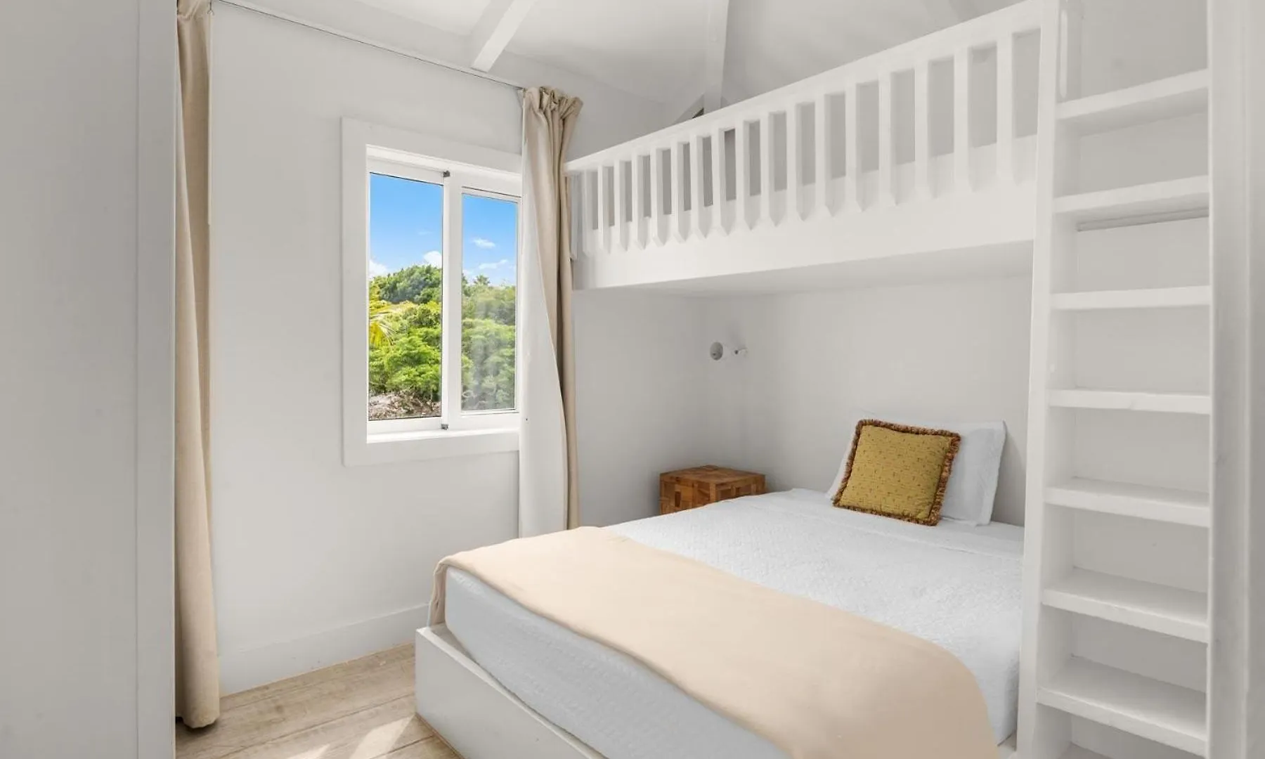 Villa Treehaus Paradise Overlooking Grace Bay Providenciales