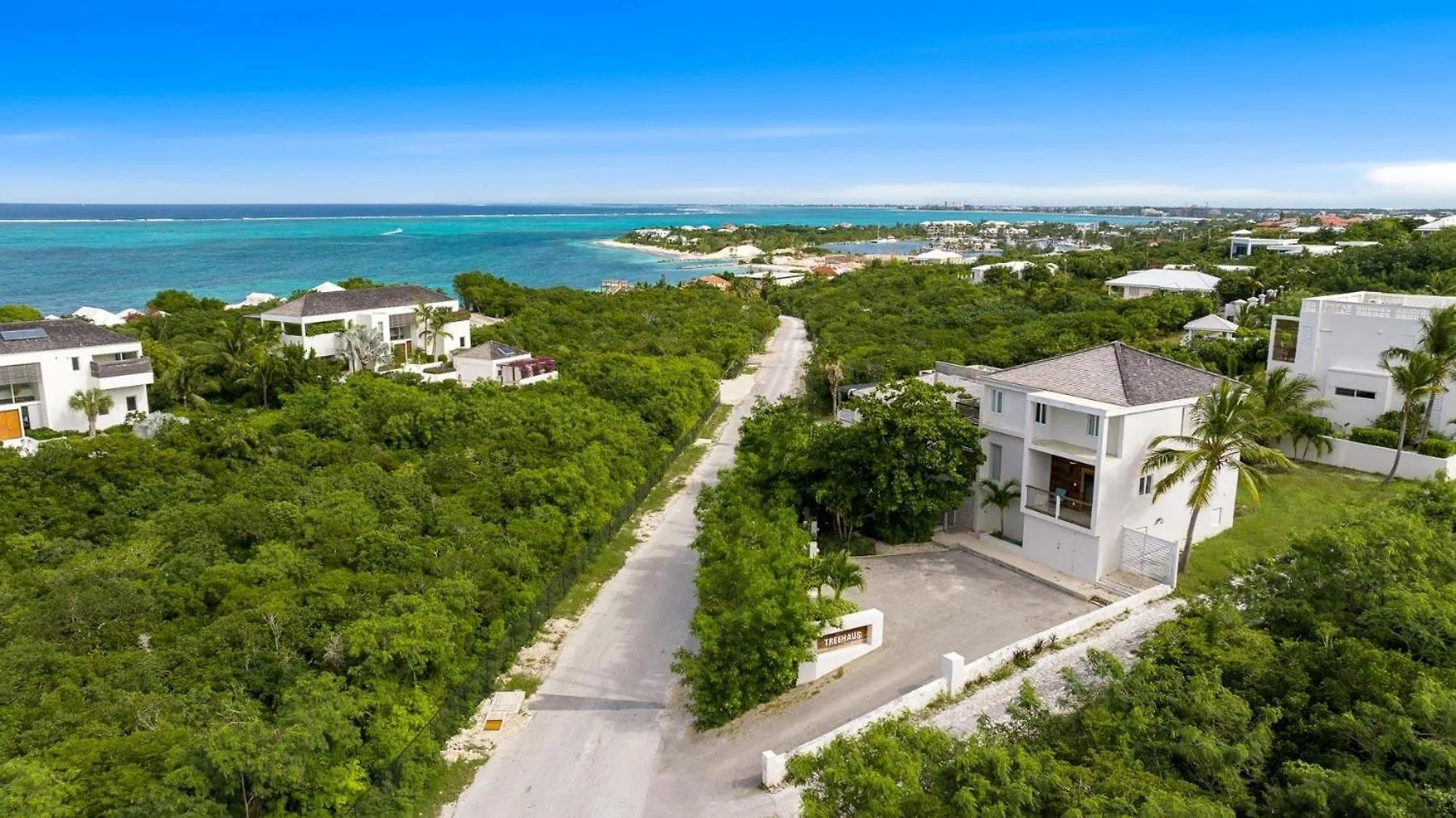 Villa Treehaus Paradise Overlooking Grace Bay Providenciales